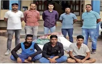દાણીલીમડાની ફેક્ટરીમાંથી 300 સૂટ ચોરી કરનારી ત્રિપુટી ઝડપાઈ